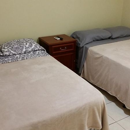 Paramira Apartment Oranjestad Zimmer foto